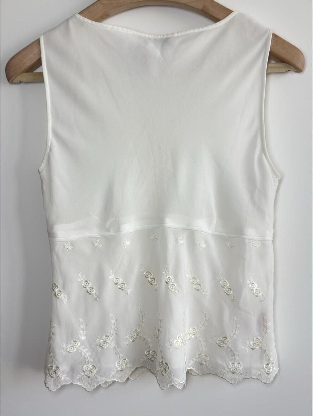 Bandolino White Embroidered Floral Tank Top Size 6 Y2K Cottagecore Side Zip - Picture 7 of 8